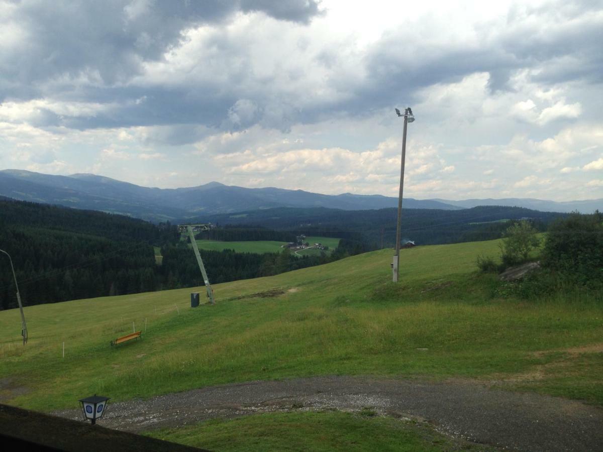 Alpengasthof Hoiswirt Modriach Екстериор снимка