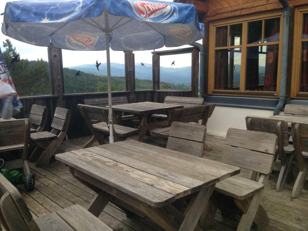Alpengasthof Hoiswirt Modriach Екстериор снимка
